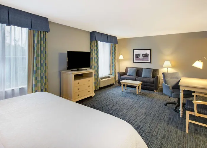 Hampton Inn & Suites - Cape Cod / West Yarmouth